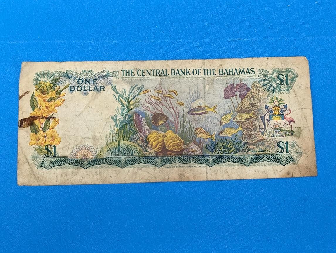 Central Bank of the Bahamas $1 Queen Elizabeth II One Dollar Bill